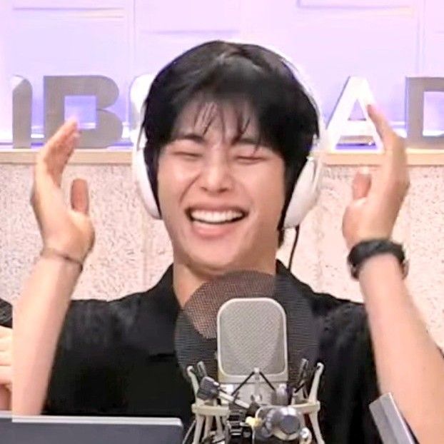 MJ (아스트로)의 최신 사진
