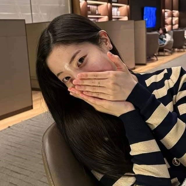 Behind-the-scenes cut of Dahyun (TWICE)