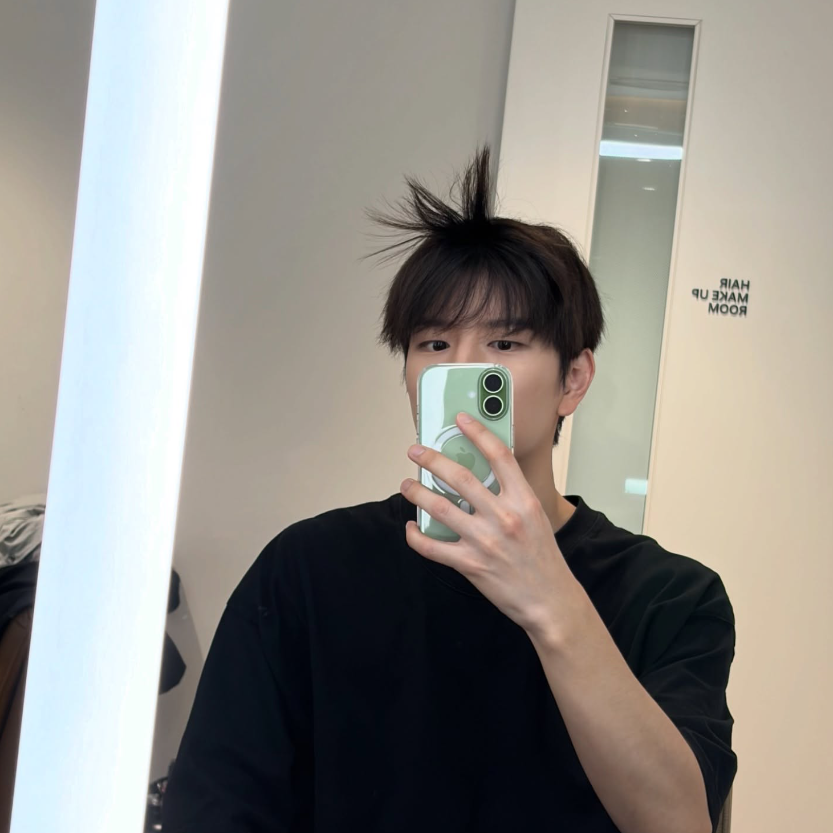 Behind-the-scenes cut of Stray Kids