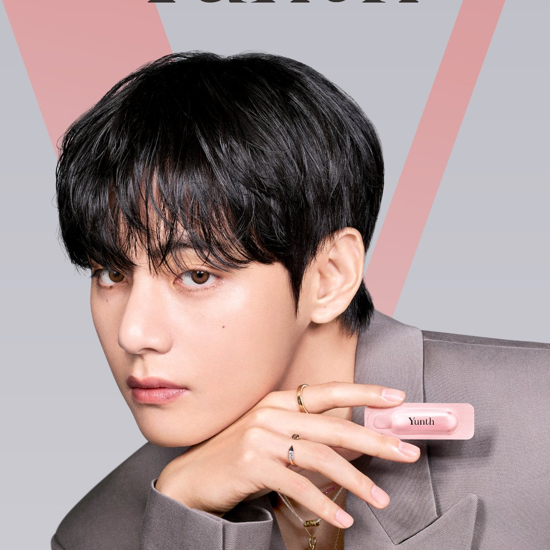 Behind-the-scenes cut of V (BTS)