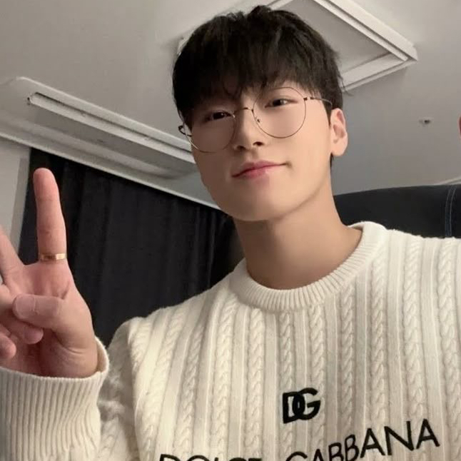 A moment captured by San (ATEEZ)'s fan