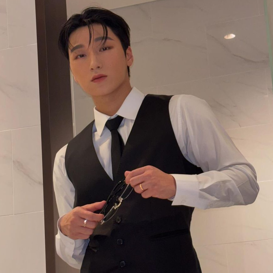 A moment captured by San (ATEEZ)'s fan