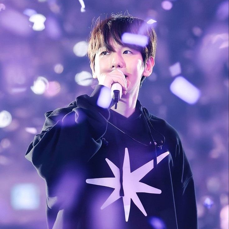 백현 (EXO)의 최신 사진