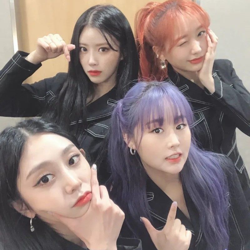 Recent activity shot of Lovelyz