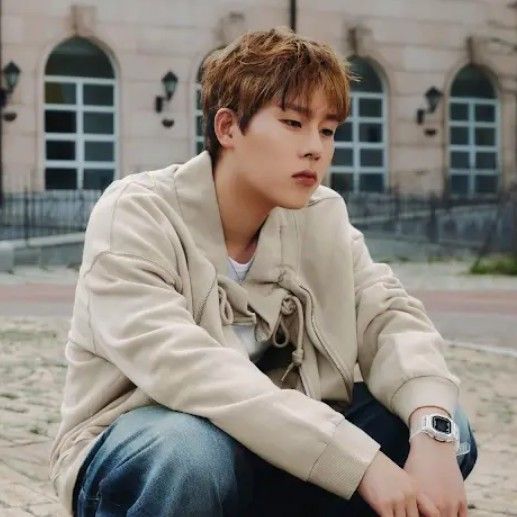Behind-the-scenes cut of Shownu (MONSTA X)