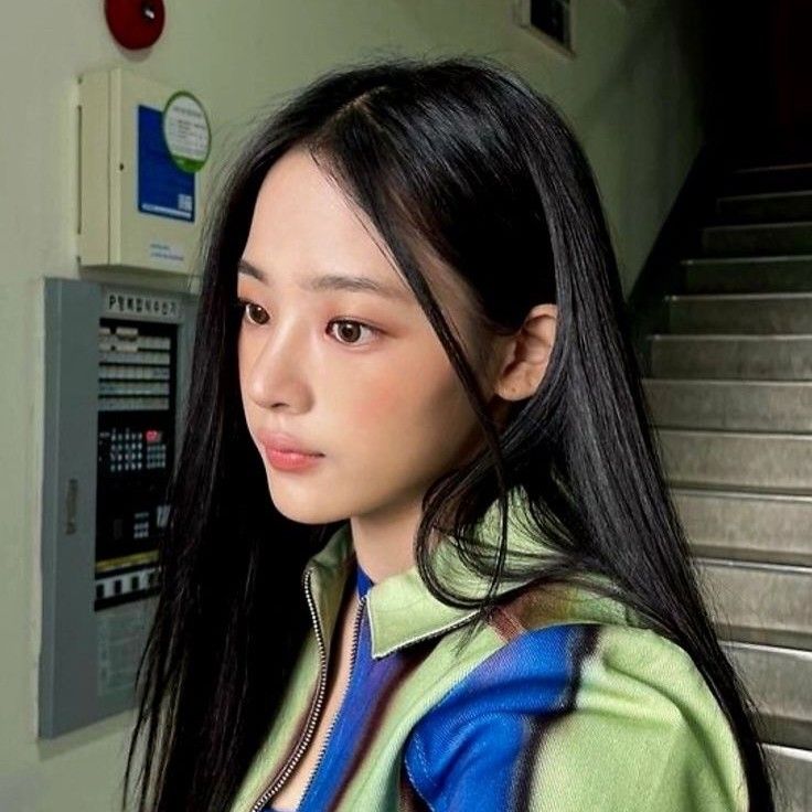 Latest photo of NewJeans