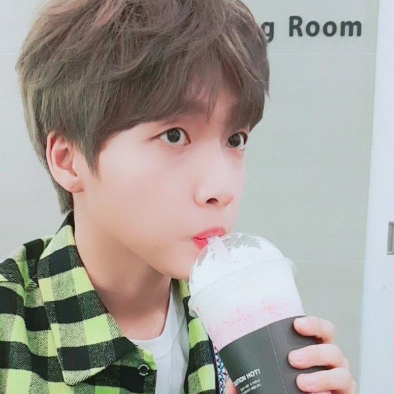A moment captured by Jeong Sewoon's fan