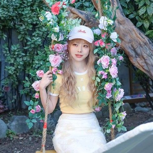 Behind-the-scenes cut of ViVi (Loossemble)