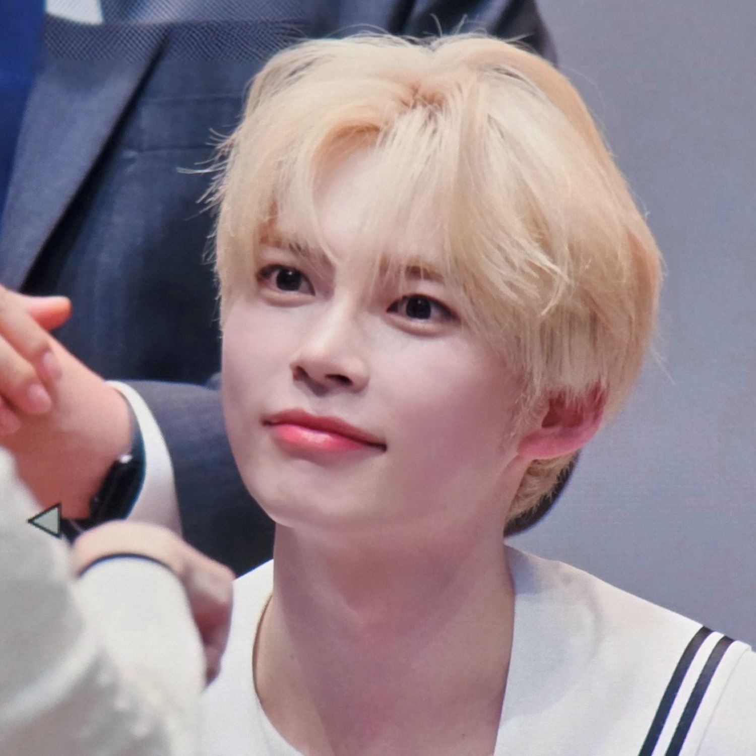 성한빈 (제로베이스원)의 최신 사진