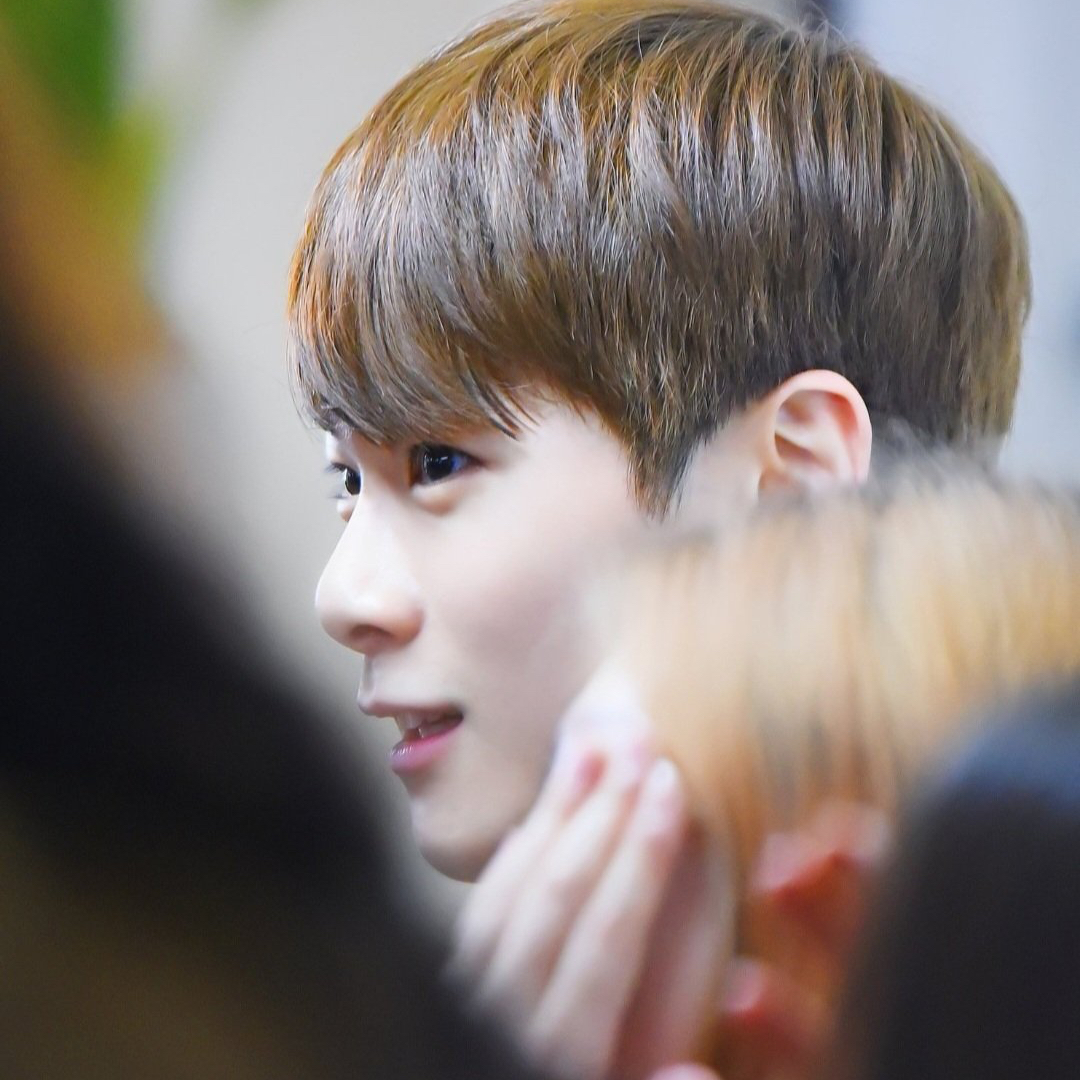 A moment captured by Moonbin (ASTRO)'s fan