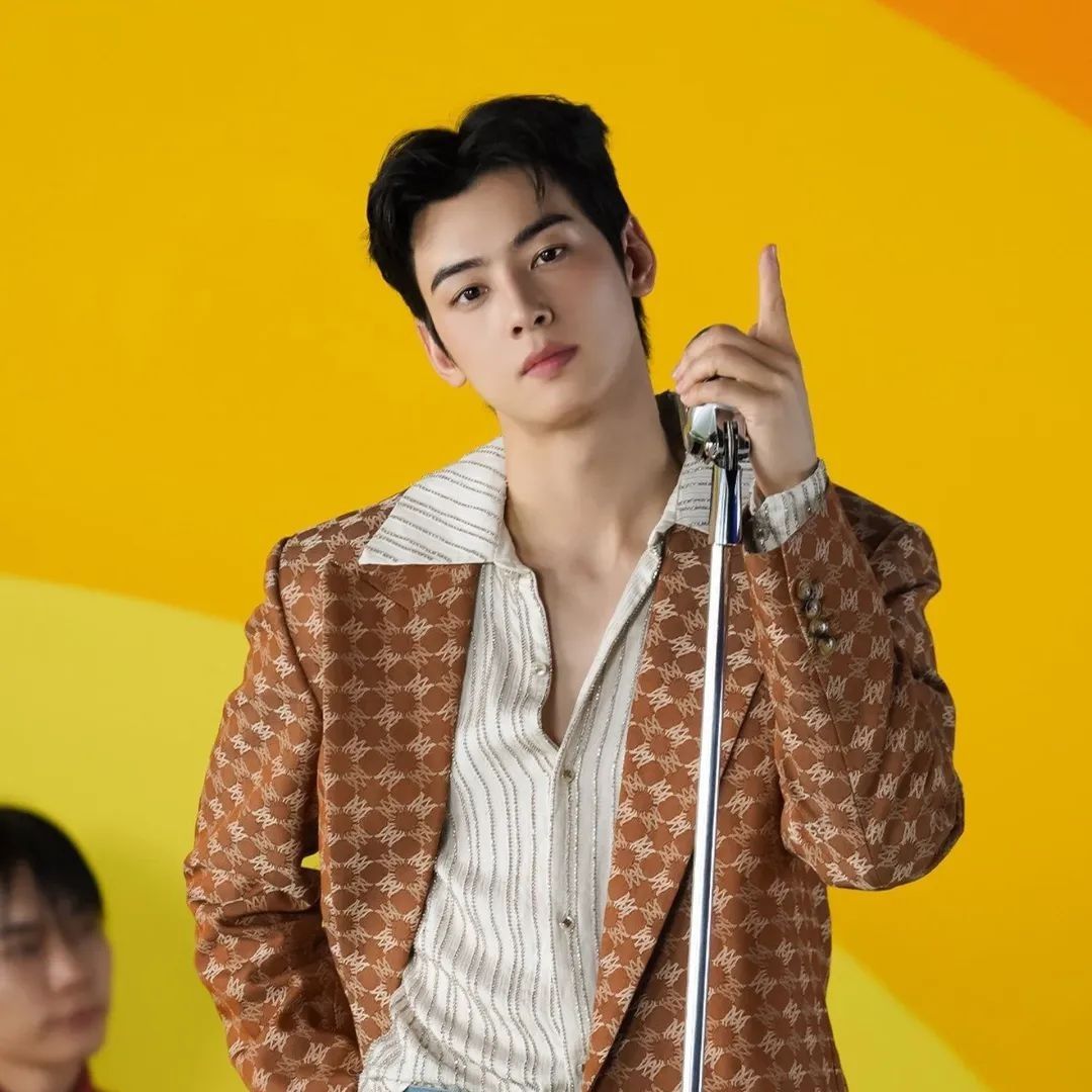 아스트로의 최신 사진