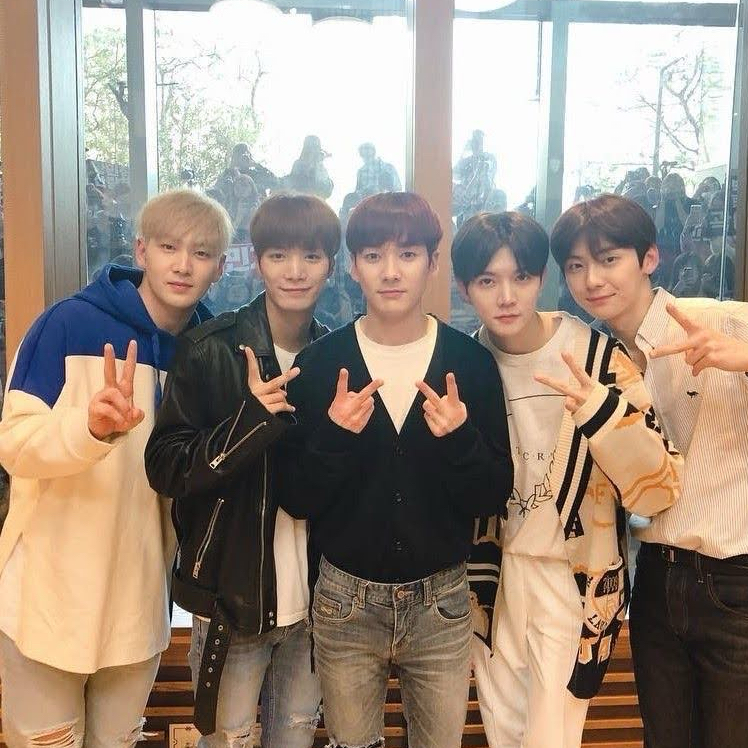 뉴이스트의 최신 사진