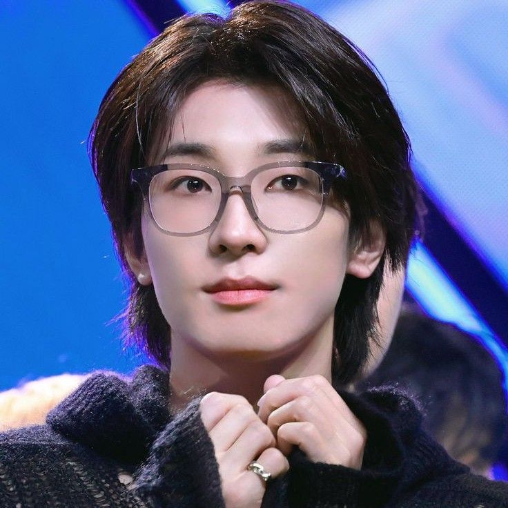Recent activity shot of Wonwoo (SEVENTEEN)