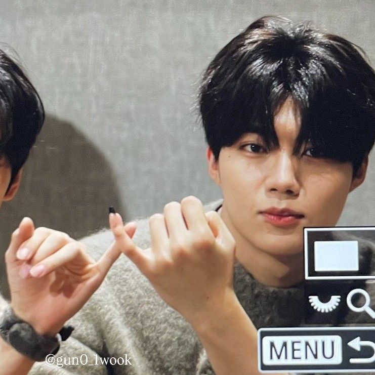 Behind-the-scenes cut of Park Gunwook (ZEROBASEONE)