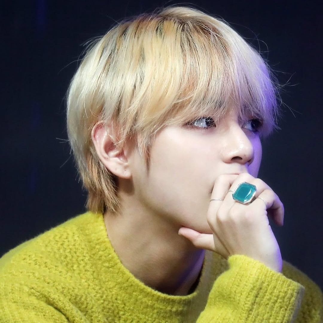 Latest photo of V (BTS)