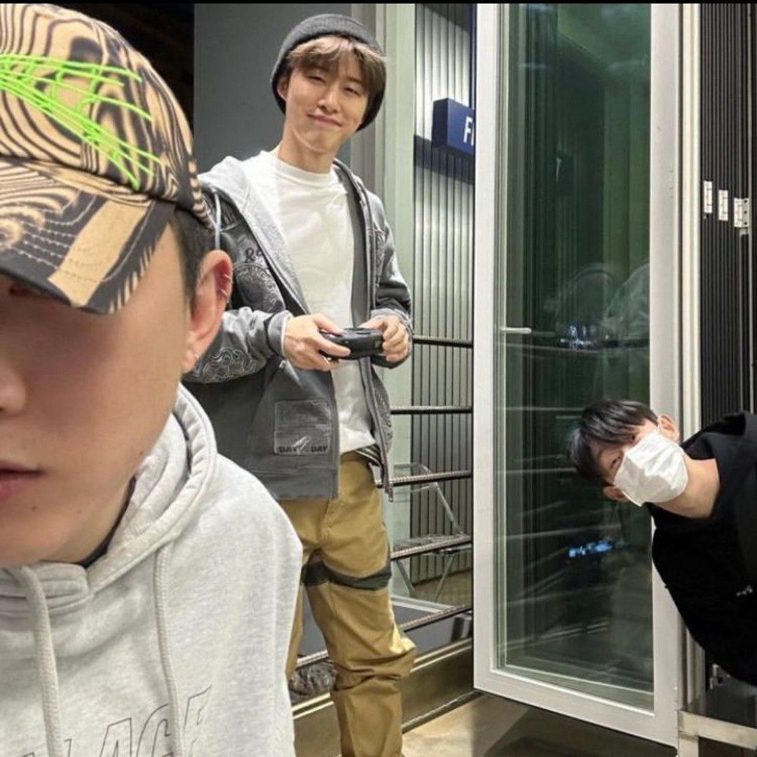 Behind-the-scenes cut of Lee Hi