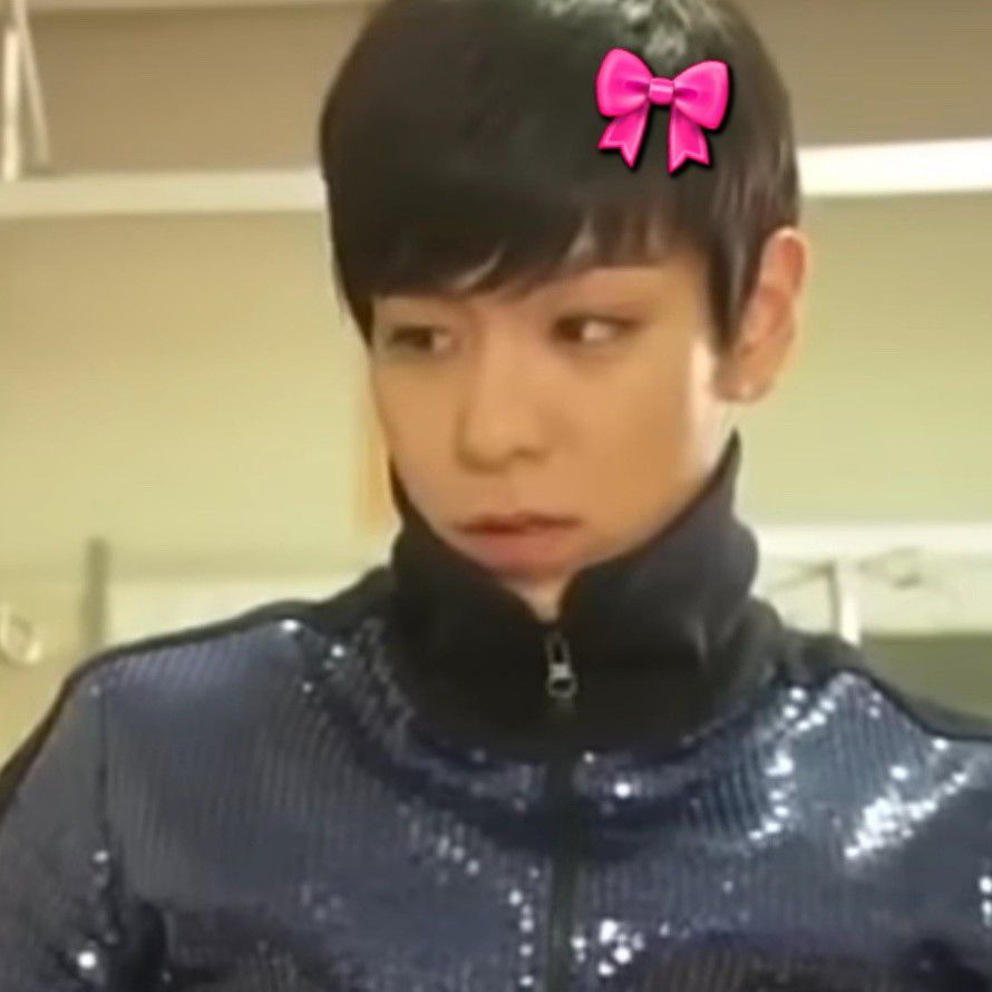 A moment captured by T.O.P's fan