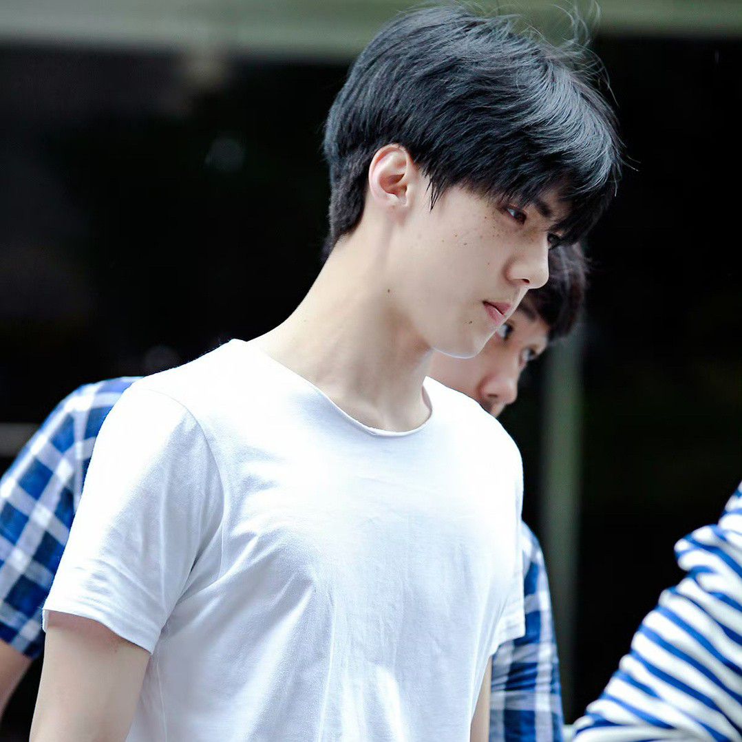 세훈 (EXO)의 비하인드 컷