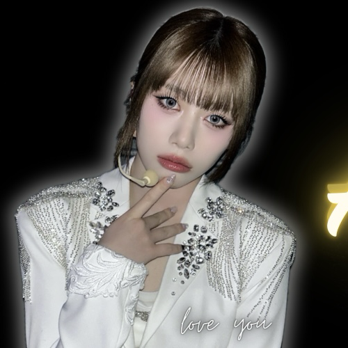 高見文寧 (ME:I)的最新活動照片