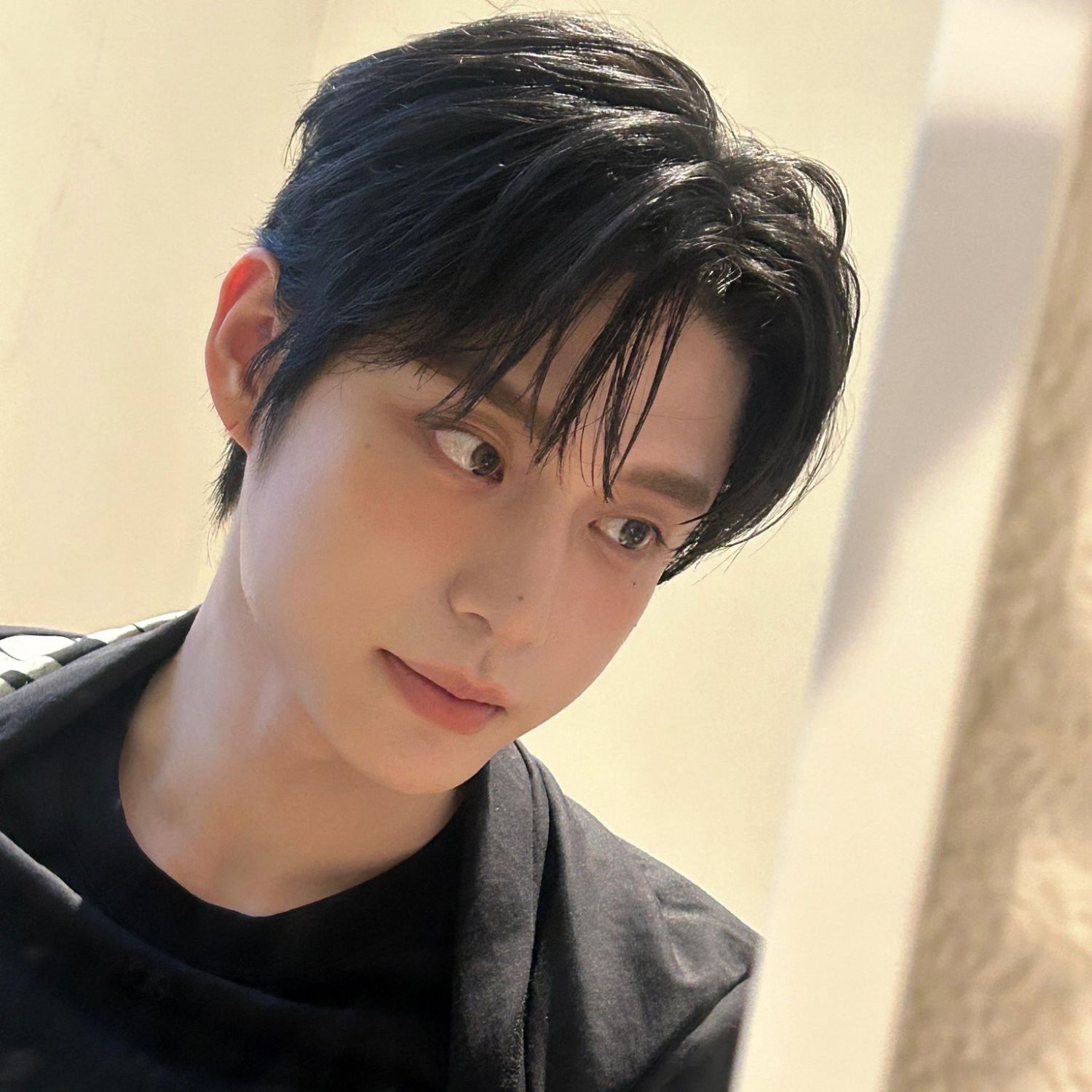 Latest photo of Kim Jiwoong (ZEROBASEONE)