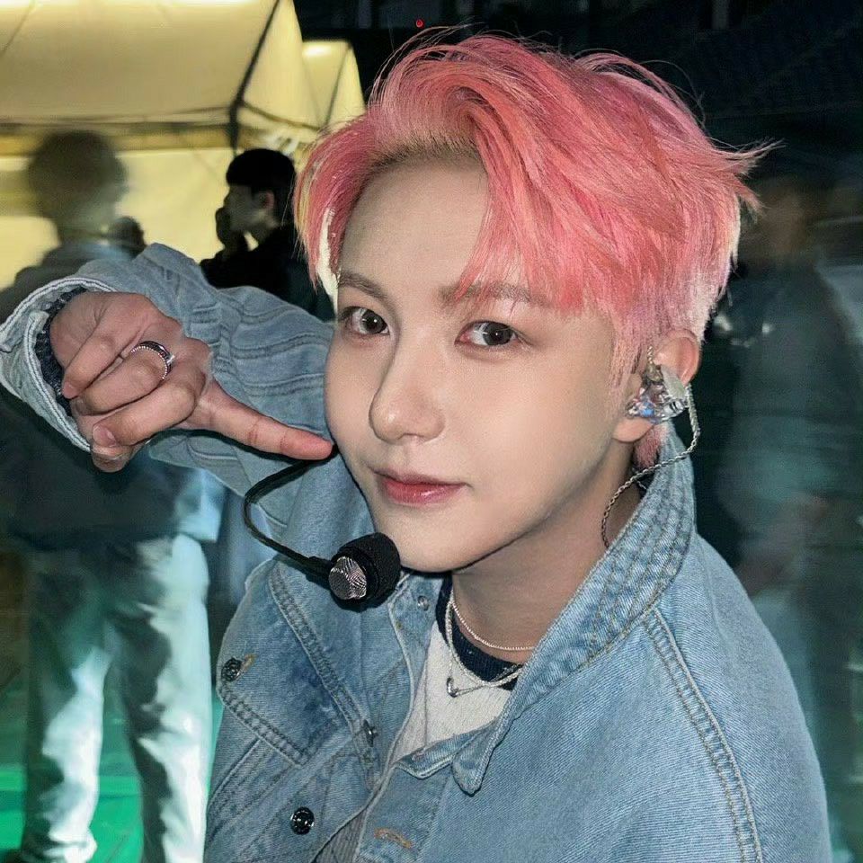 Recent activity shot of Renjun (NCT DREAM)