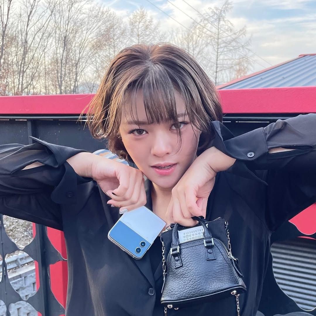 Behind-the-scenes cut of Jeongyeon (TWICE)