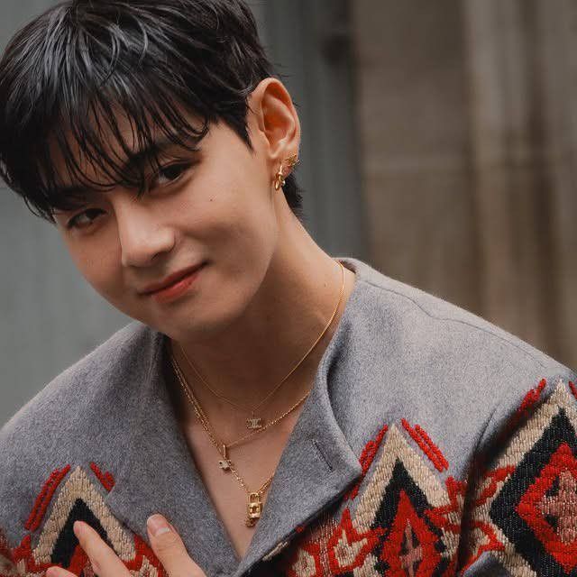Recent activity shot of V (BTS)
