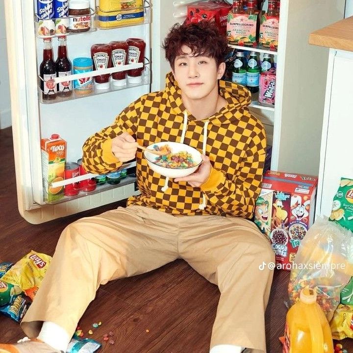 Behind-the-scenes cut of Jinjin (ASTRO)