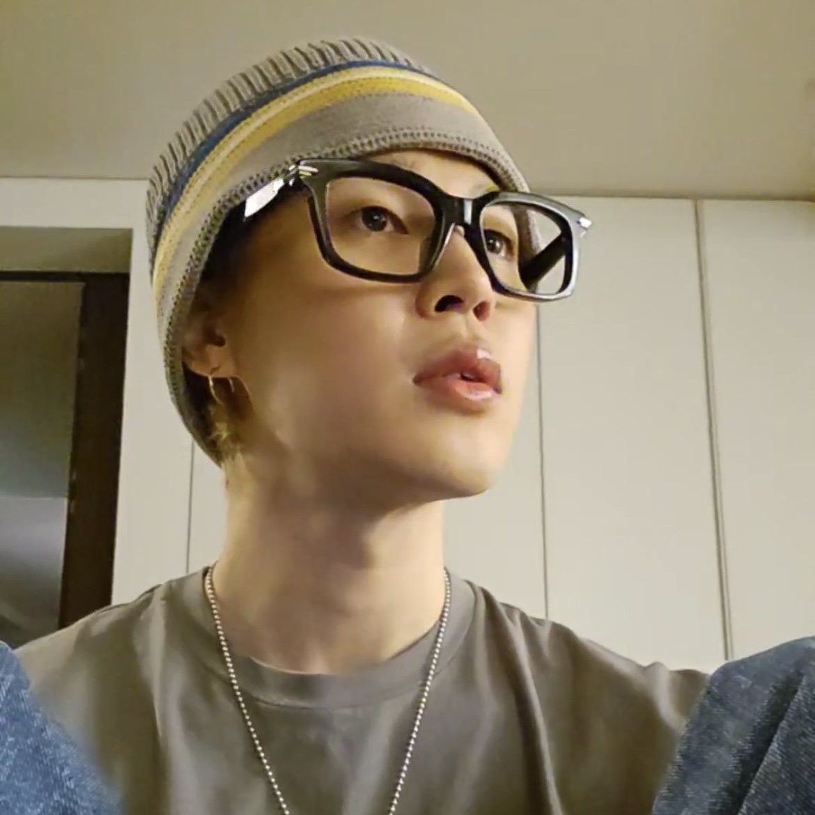 Foto aktivitas terbaru Jimin (BTS)
