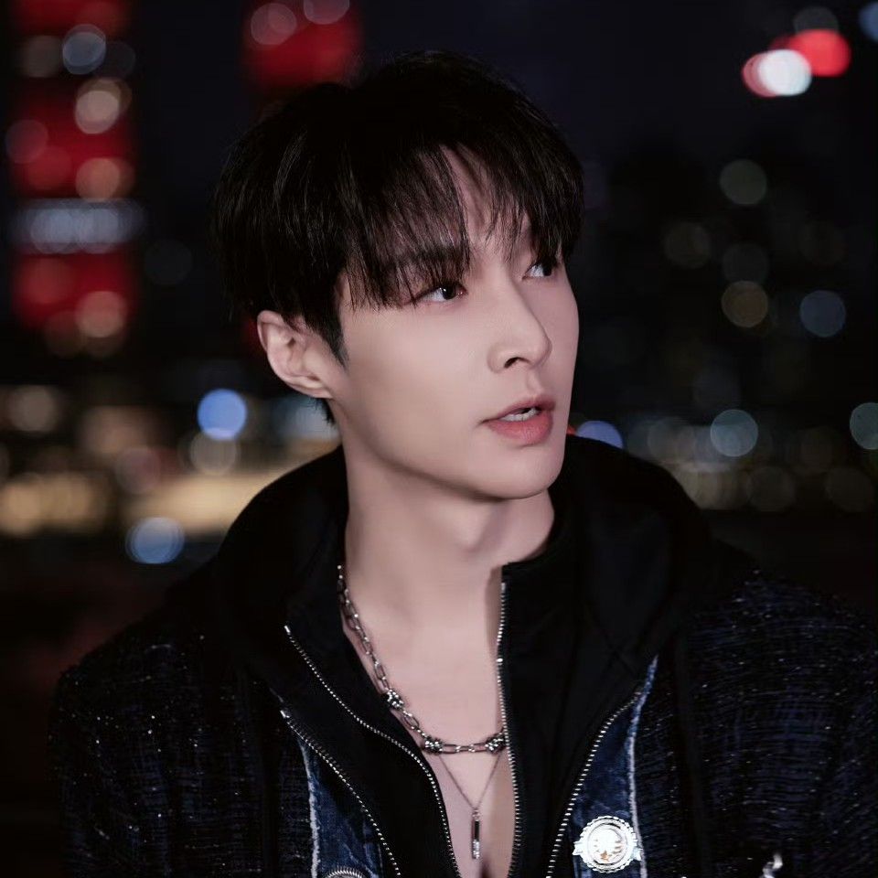 Potret di balik layar Lay (EXO)