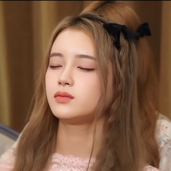 櫻井美羽 (ME:I)的最新照片