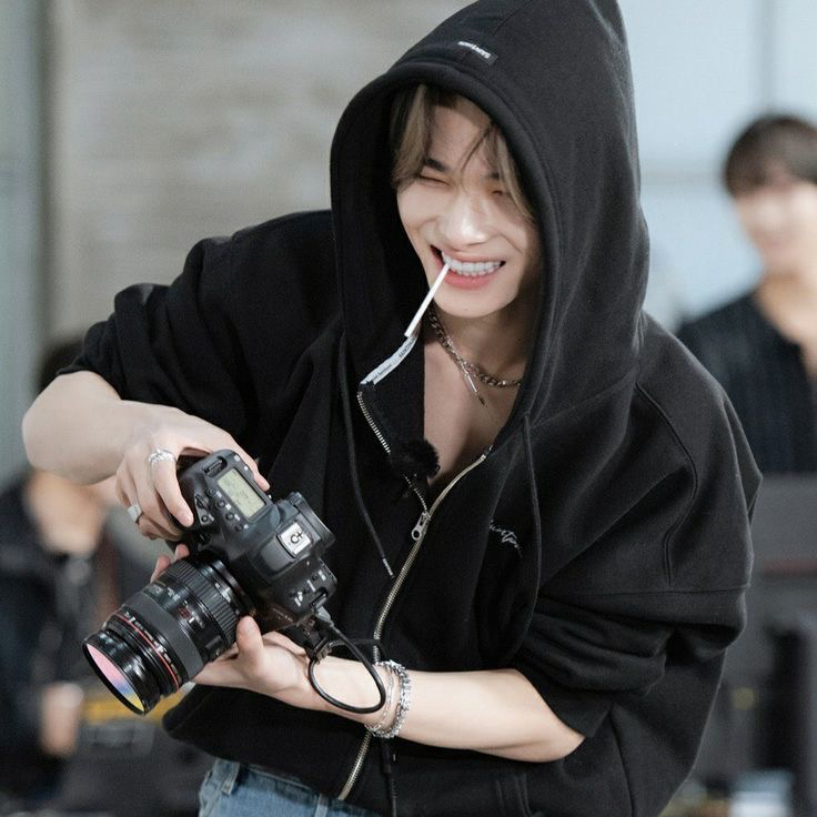 Behind-the-scenes cut of ENHYPEN