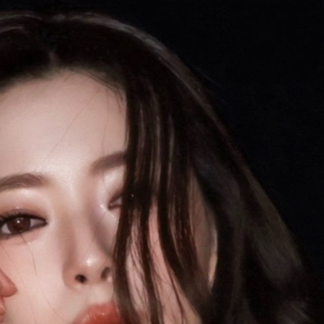 Recent activity shot of Yuna (ITZY)