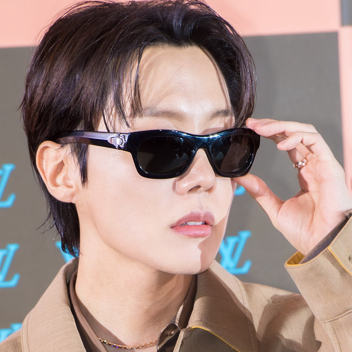 제이홉 (방탄소년단)의 최신 사진