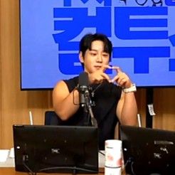 A moment captured by Hwang Chiyeol's fan