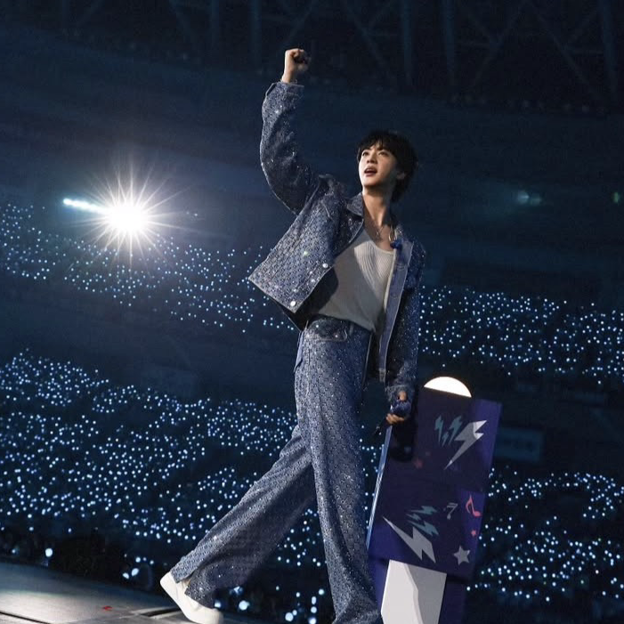 A moment captured by Jin (BTS)'s fan