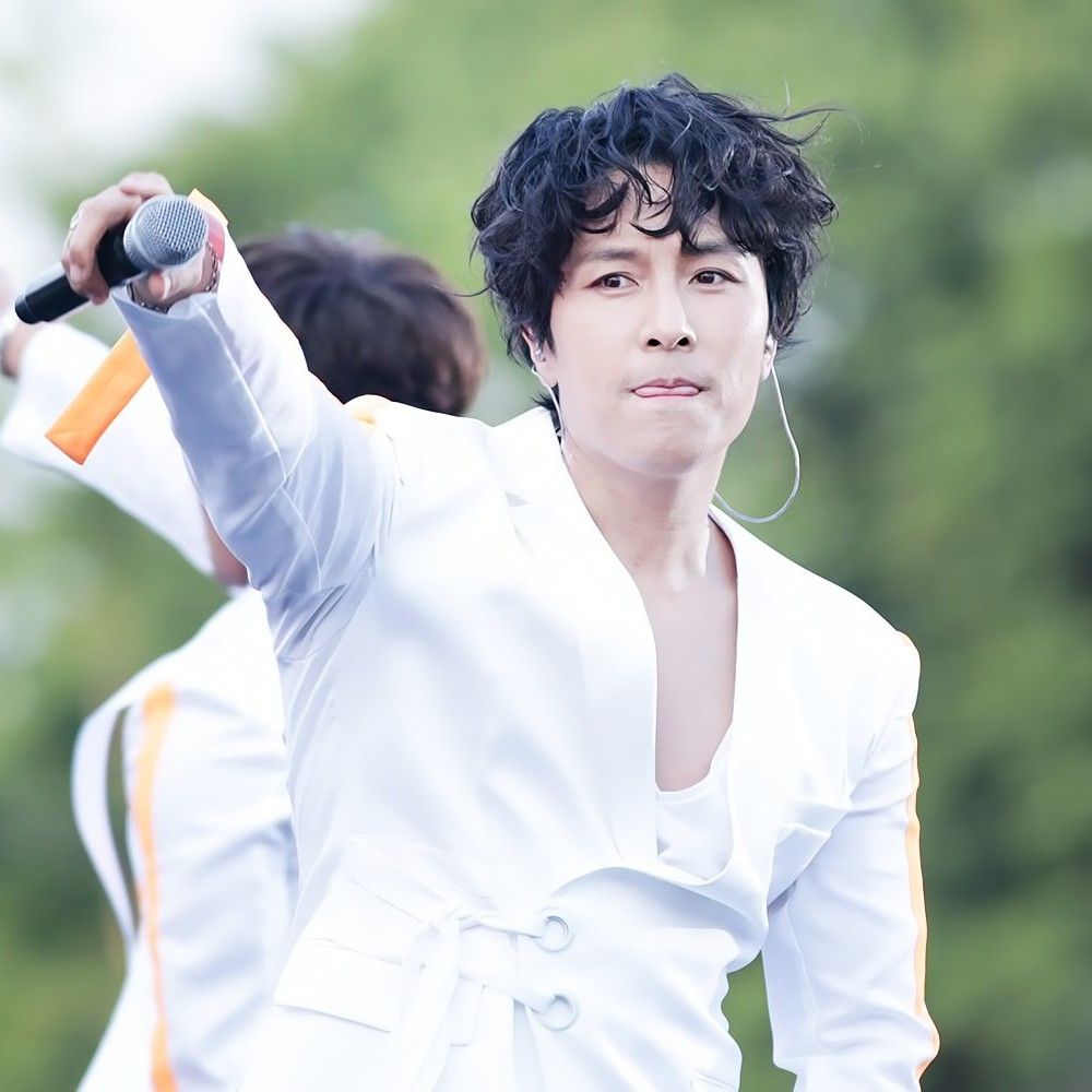 Latest photo of Kim Dongwan (SHINHWA)