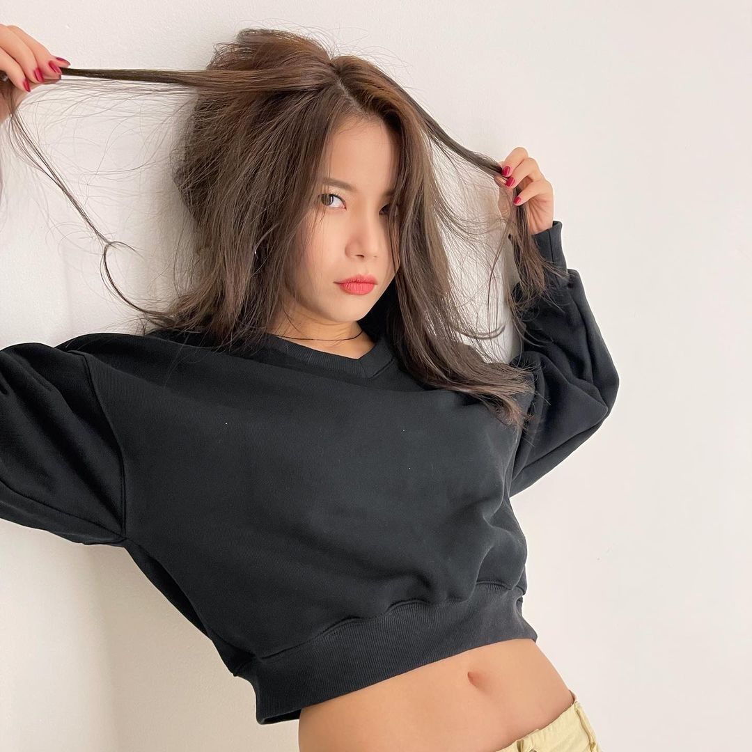 Behind-the-scenes cut of Solar (MAMAMOO)