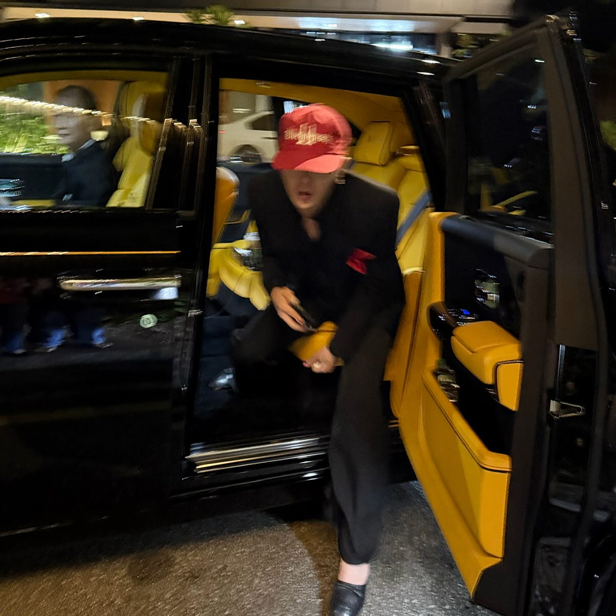 A moment captured by G-DRAGON (BIGBANG)'s fan