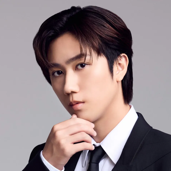 Signature photo of Abe Ryohei (Snow Man) capturing their charm
