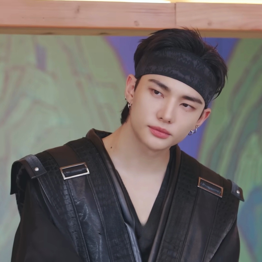 Latest photo of Hyunjin (Stray Kids)