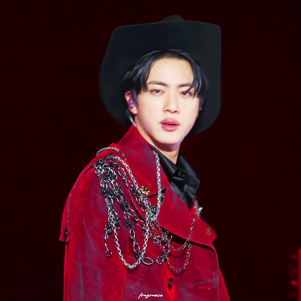 Momen yang diabadikan oleh penggemar Jin (BTS)