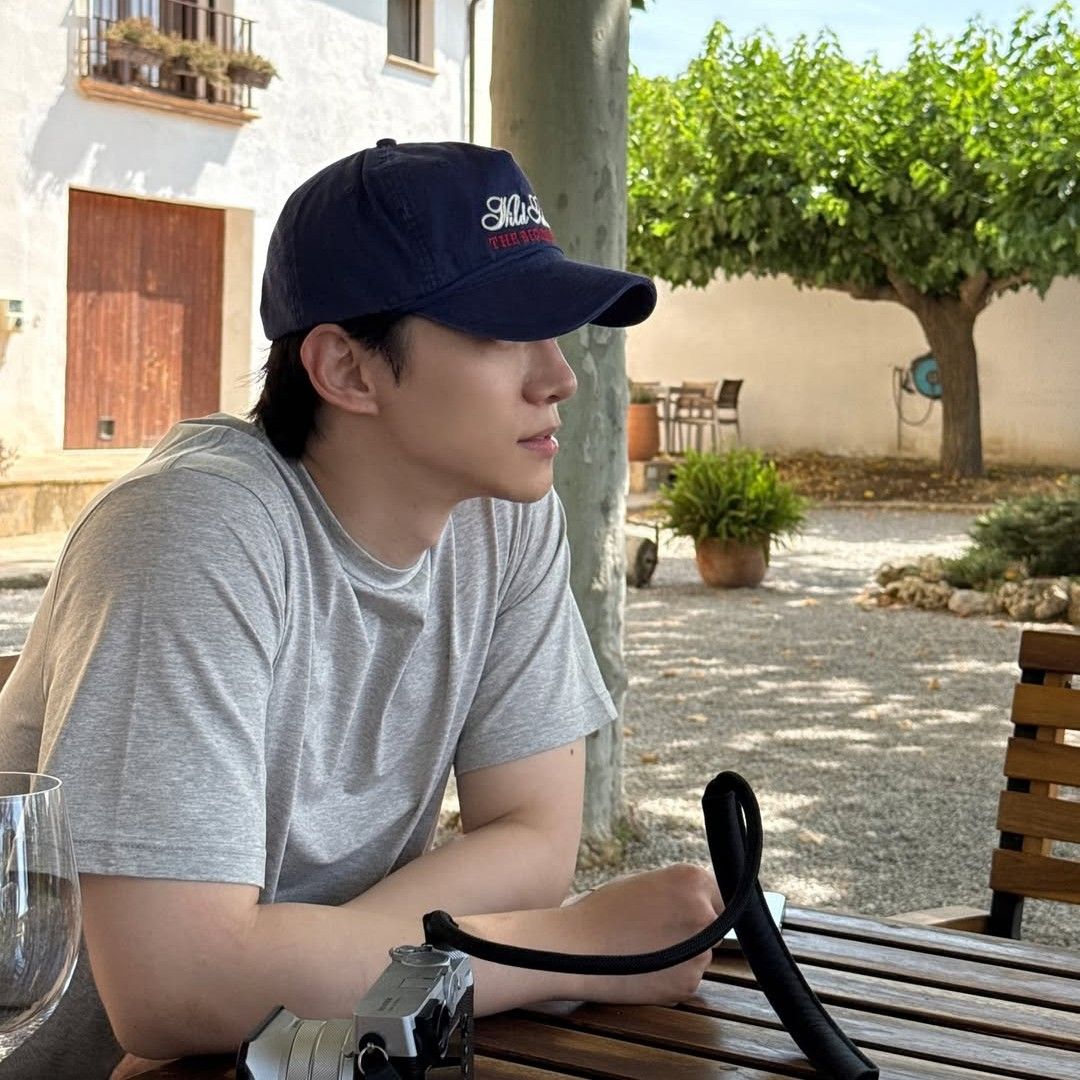 Latest photo of Junho (2PM)