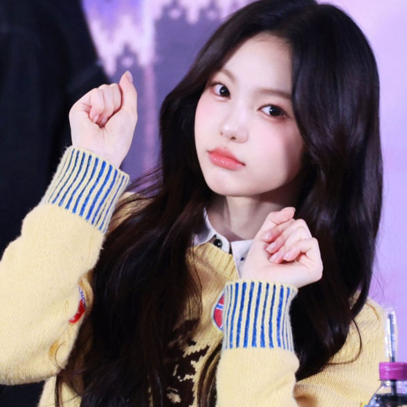 Behind-the-scenes cut of Ian (Hearts2Hearts)