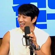 A moment captured by Hwang Chiyeol's fan