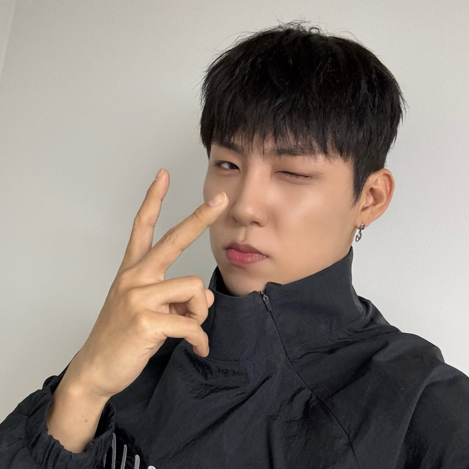 Momen yang diabadikan oleh penggemar Park Woojin (AB6IX)
