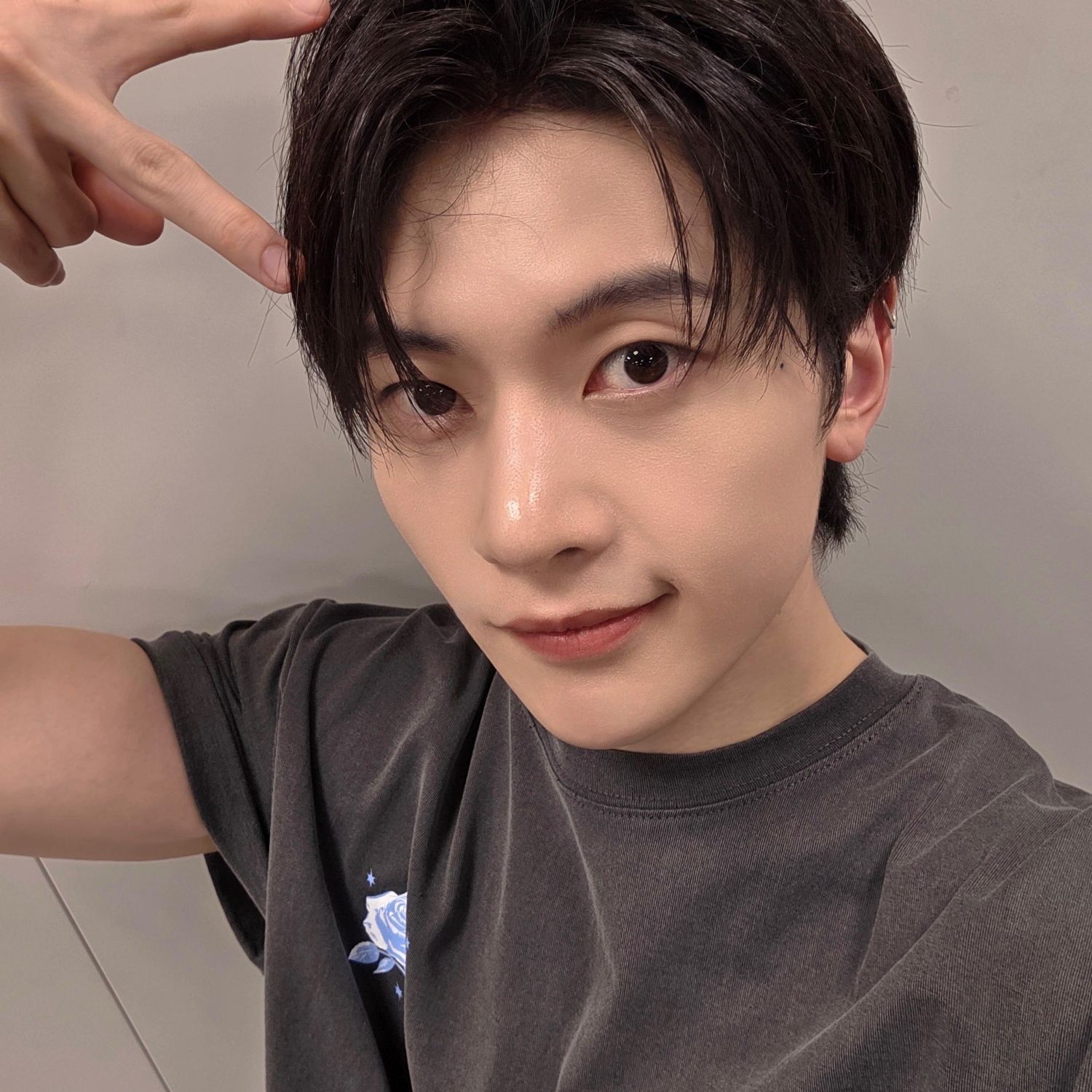 Recent activity shot of Seok Matthew (ZEROBASEONE)