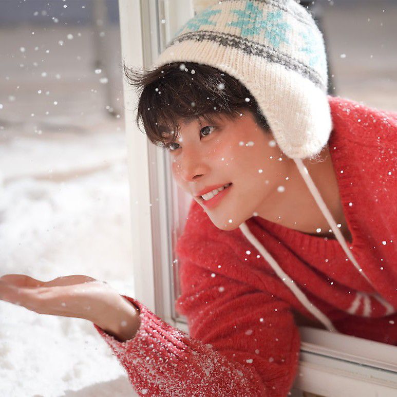 MJ (아스트로) 최근 활동샷