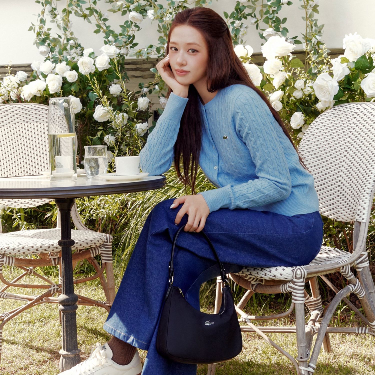 A moment captured by An Yujin (IVE)'s fan