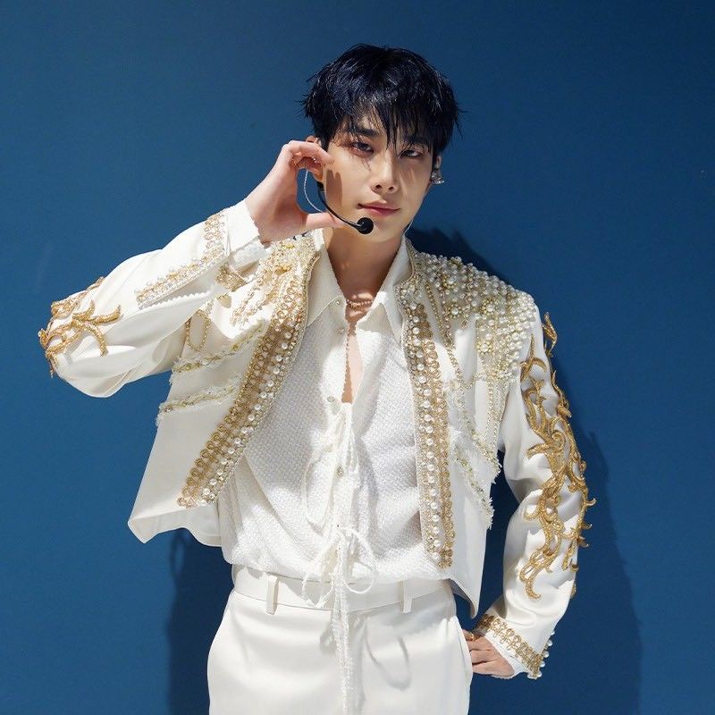 A moment captured by MJ (ASTRO)'s fan